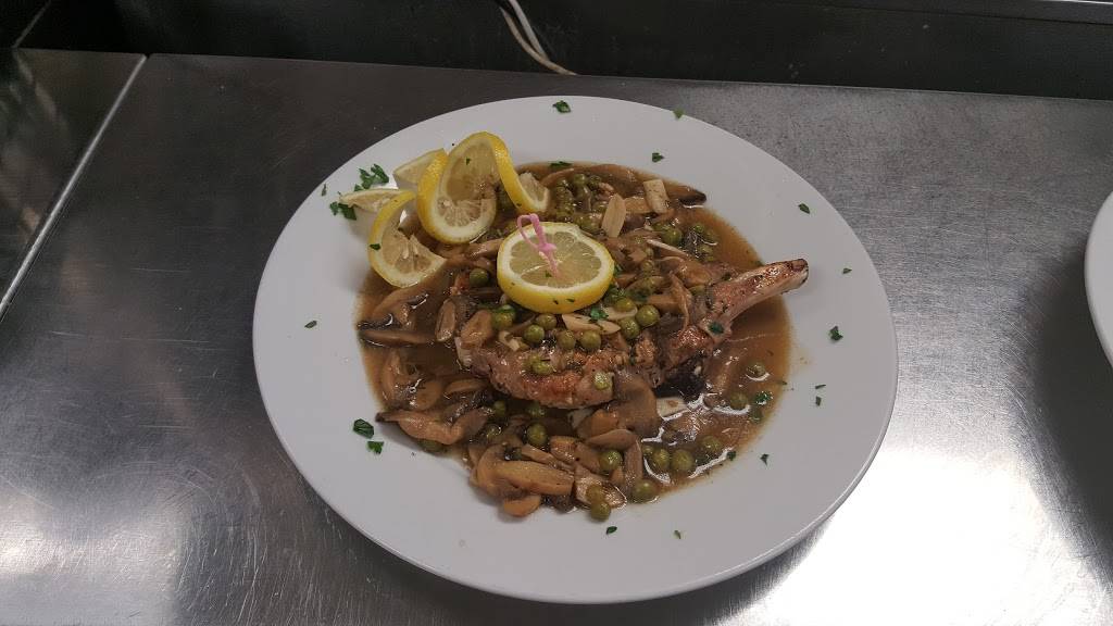 Ciaos Italian Grill & Pizzeria | restaurant | 200 University Dr, Newark, DE 19702, USA | 3027386810 OR +1 302-738-6810