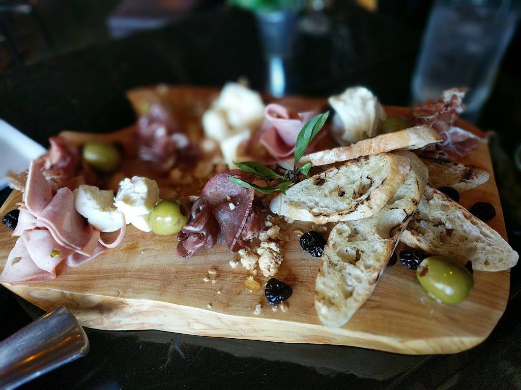 The Park Restaurant and Bar | restaurant | 706 Lindero Canyon Rd suite 752, Oak Park, CA 91377, USA | 8185327919 OR +1 818-532-7919