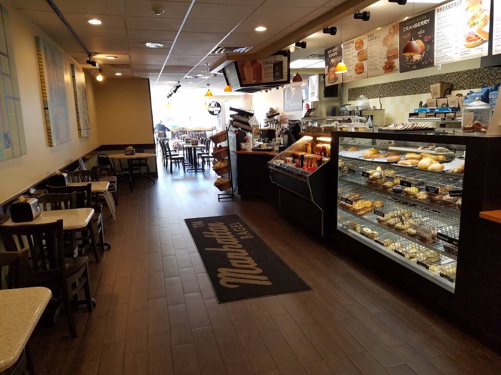 Manhattan Bagel | cafe | 709 Broadway, Bayonne, NJ 07002, USA | 2013549100 OR +1 201-354-9100