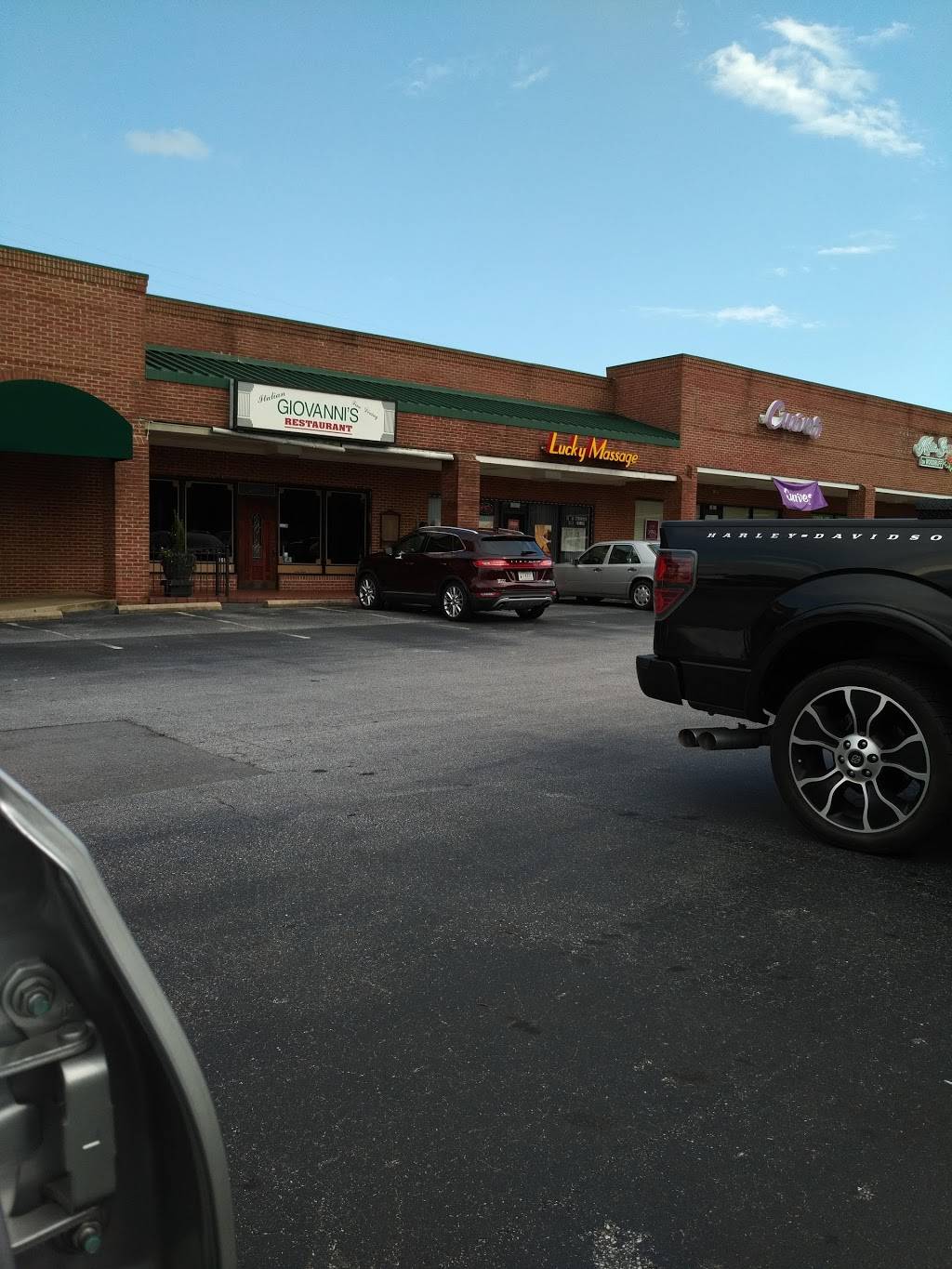 Giovannis Italian Restaurant | restaurant | 1178 Woodruff Rd #4, Greenville, SC 29607, USA | 8642970999 OR +1 864-297-0999