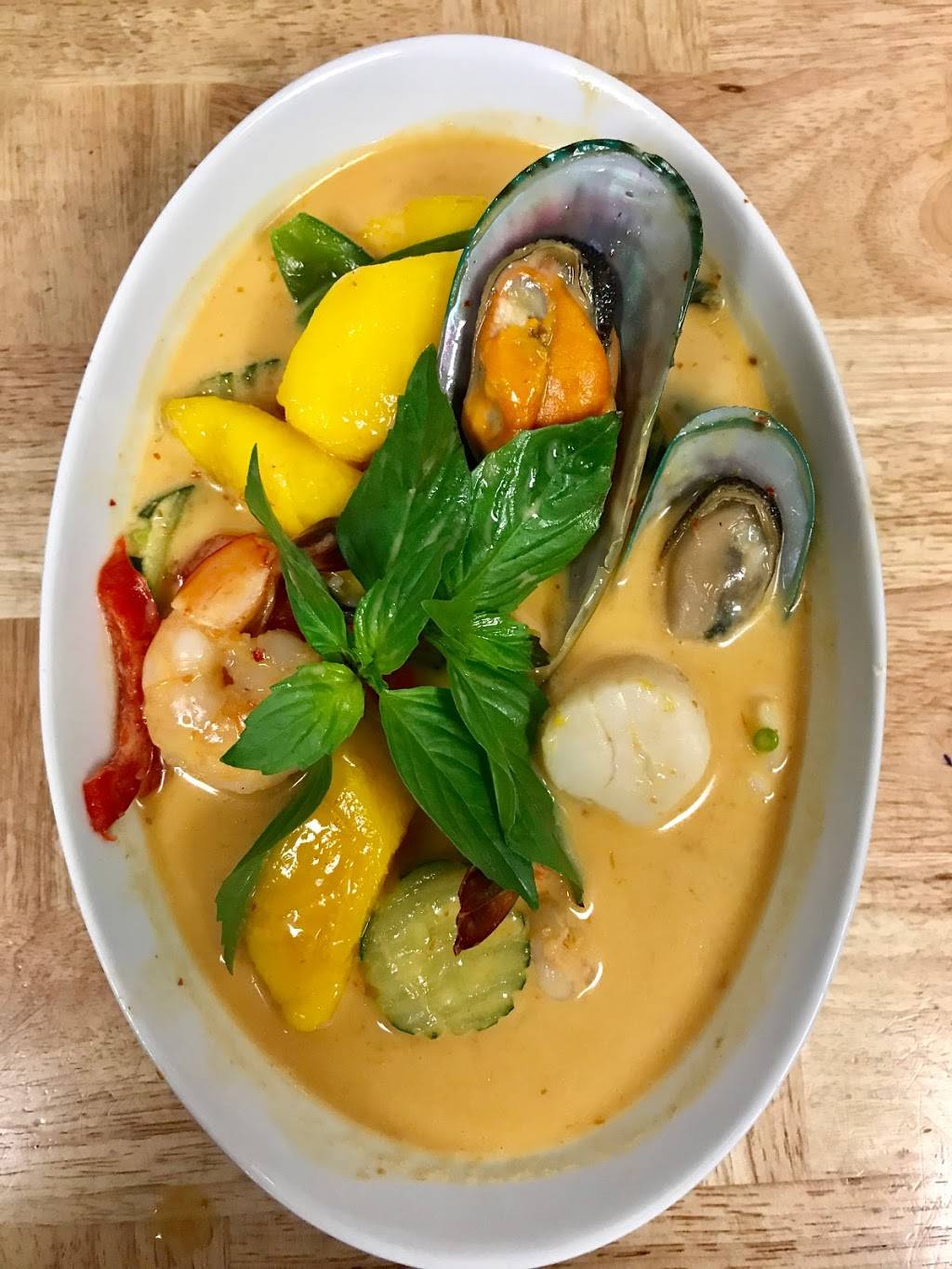 Thai Hut | restaurant | 5800 Madison Ave k, Sacramento, CA 95841, USA | 9163498844 OR +1 916-349-8844