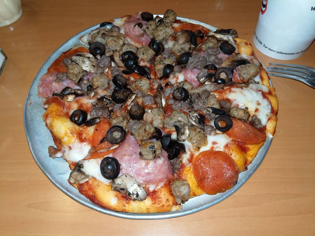 Shakeys Pizza Parlor | restaurant | 155 S Avenida Caballeros, Palm Springs, CA 92262, USA | 7603251521 OR +1 760-325-1521