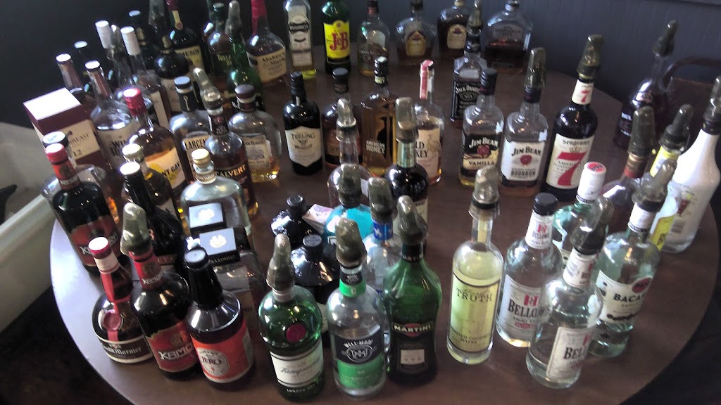 Chalmers House | restaurant | 106 E Main St, Chalmers, IN 47929, USA | 2192201042 OR +1 219-220-1042