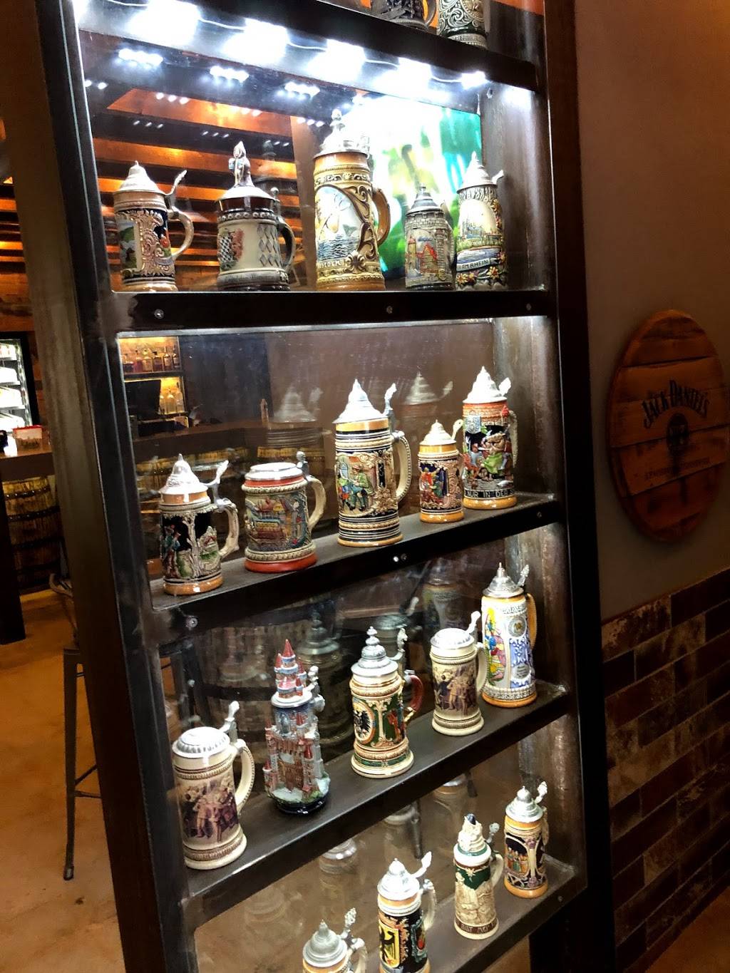 Social Beer Garden HTX | restaurant | 3101 San Jacinto St, Houston, TX 77004, USA | 7136369357 OR +1 713-636-9357