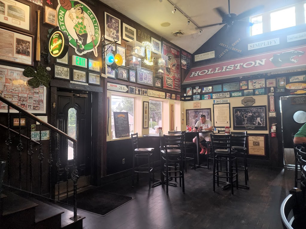 Caseys Pub | restaurant | 81 Railroad St, Holliston, MA 01746, USA | 5084294888 OR +1 508-429-4888