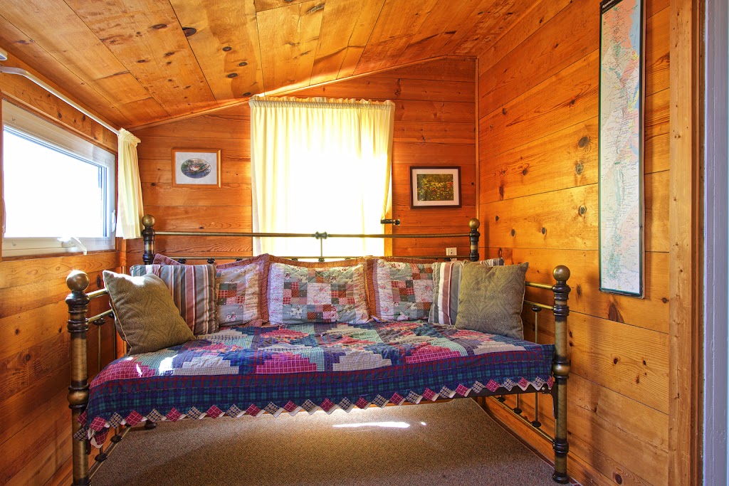 Clay Corner Inn | restaurant | 401 Clay St SW, Blacksburg, VA 24060, USA | 5405524030 OR +1 540-552-4030