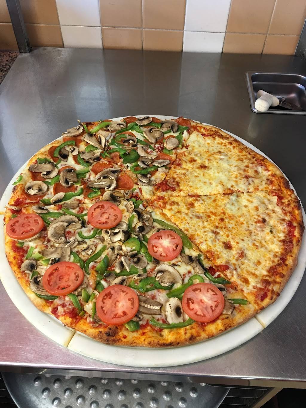 Pizza Nova | restaurant | 9275 Bayview Ave, Richmond Hill, ON L4C 9X4, Canada | 4164390000 OR +1 416-439-0000