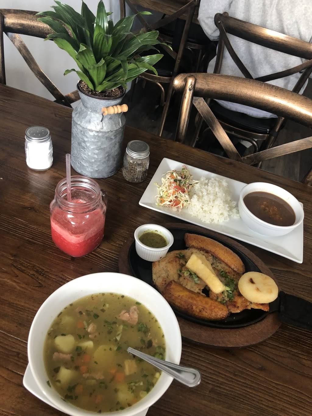 Casa Blanca | restaurant | 34 1/2 Canal St, Nashua, NH 03064, USA | 6035951670 OR +1 603-595-1670