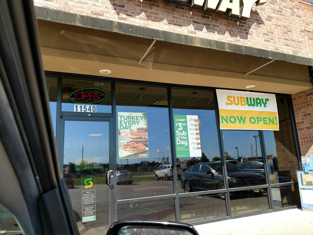 Subway Restaurants | restaurant | 11540 Eagle Dr Ste E, Mont Belvieu, TX 77535, USA | 2815760137 OR +1 281-576-0137