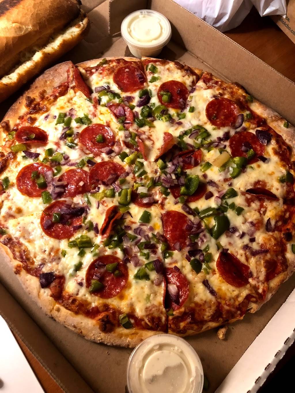 Famous Pizza | restaurant | 28 Queen St W, Cambridge, ON N3C 1G1, Canada | 5192201295 OR +1 519-220-1295