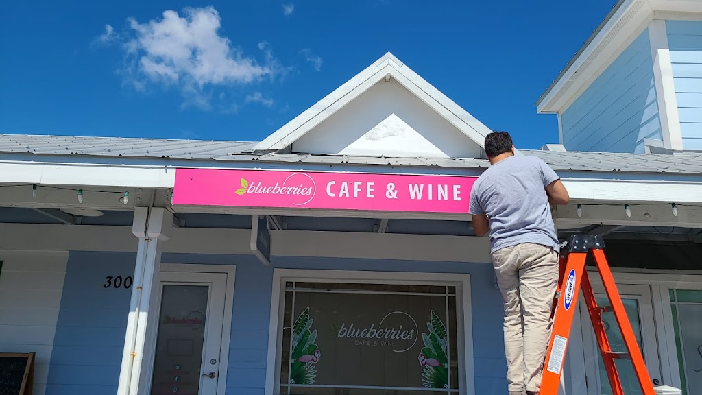 Blueberries Cafe & Wine | cafe | 5337 Gulf Dr #300, Holmes Beach, FL 34217, USA | 7862969612 OR +1 786-296-9612