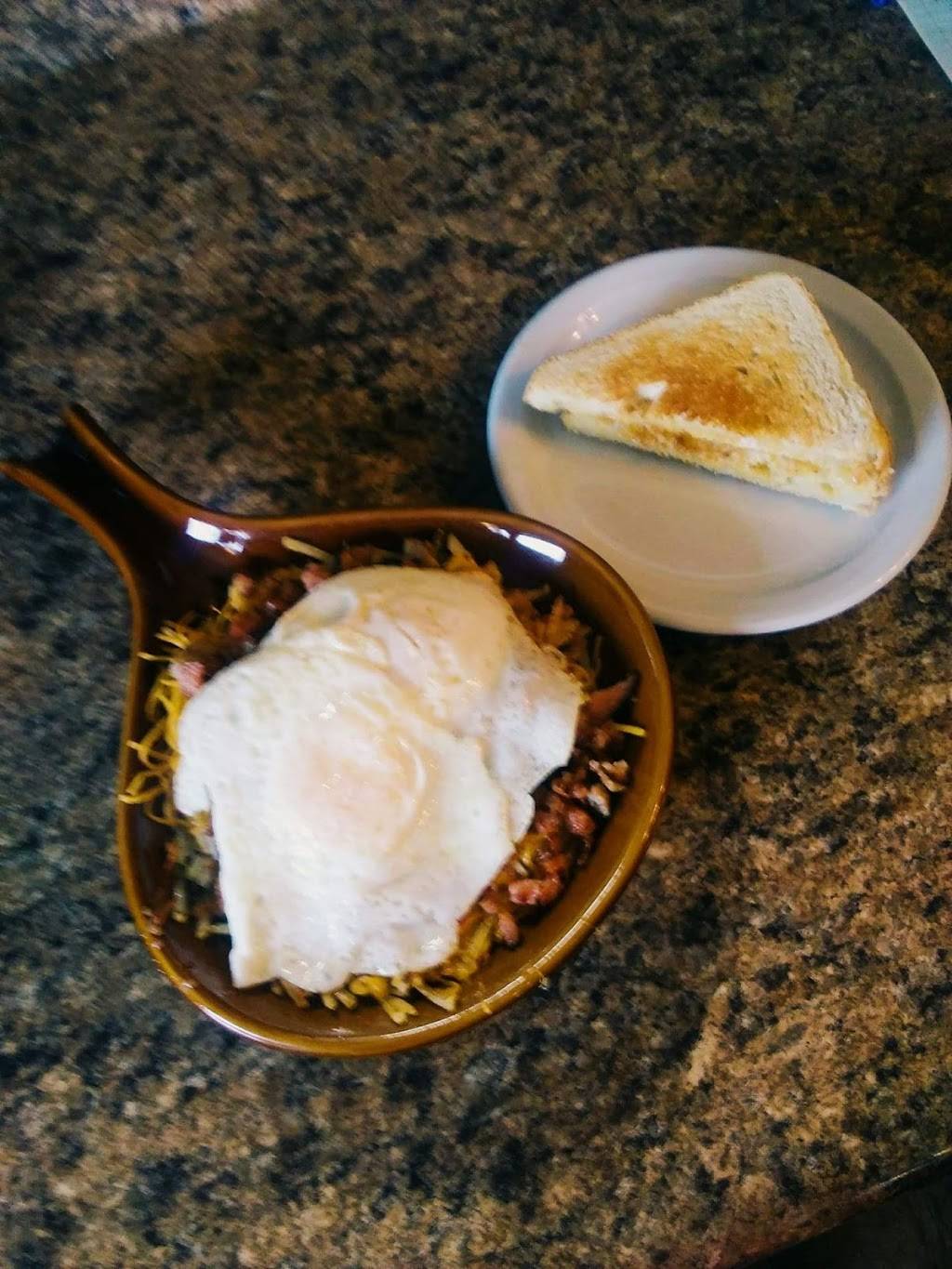 Joes Horseshoe Diner | restaurant | 111 E Flint St, Lyndon Station, WI 53944, USA | 6086665050 OR +1 608-666-5050