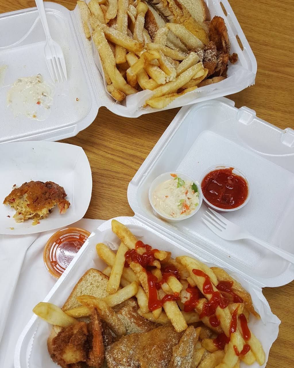 Hook Fish & Chicken | restaurant | 3315 Dr Martin Luther King Jr Blvd, Fort Myers, FL 33916, USA | 2393324758 OR +1 239-332-4758