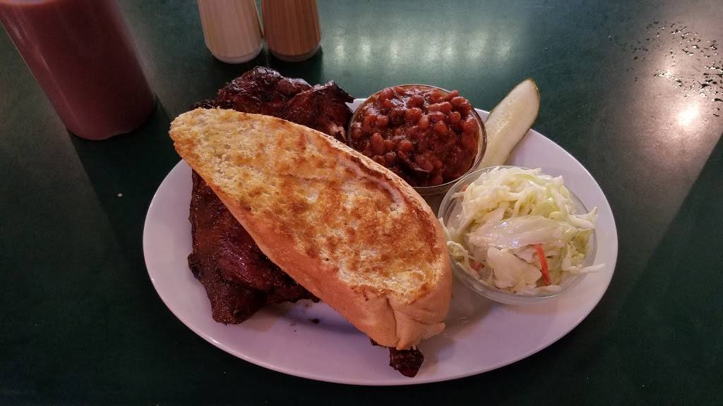 Big Ls BBQ | restaurant | 2 W Amity St, Louisburg, KS 66053, USA | 9138375361 OR +1 913-837-5361