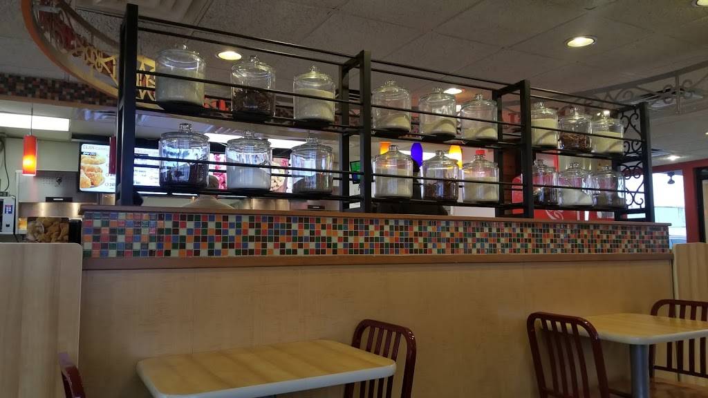 Popeyes Louisiana Kitchen | restaurant | 5720 S Crescent Blvd, Pennsauken Township, NJ 08109, USA | 8569100200 OR +1 856-910-0200