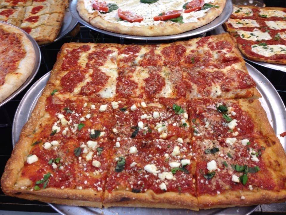 The Red Tomato 2 Pizzeria | restaurant | 7200 Airport Rd, Bath, PA 18014, USA | 4842813444 OR +1 484-281-3444