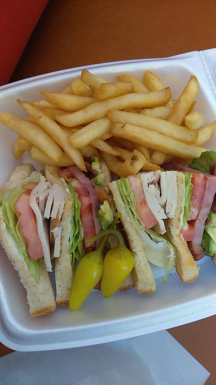 Toms Burgers 20 | restaurant | 18313 Outer Hwy 18 N, Apple Valley, CA 92307, USA | 7602427727 OR +1 760-242-7727