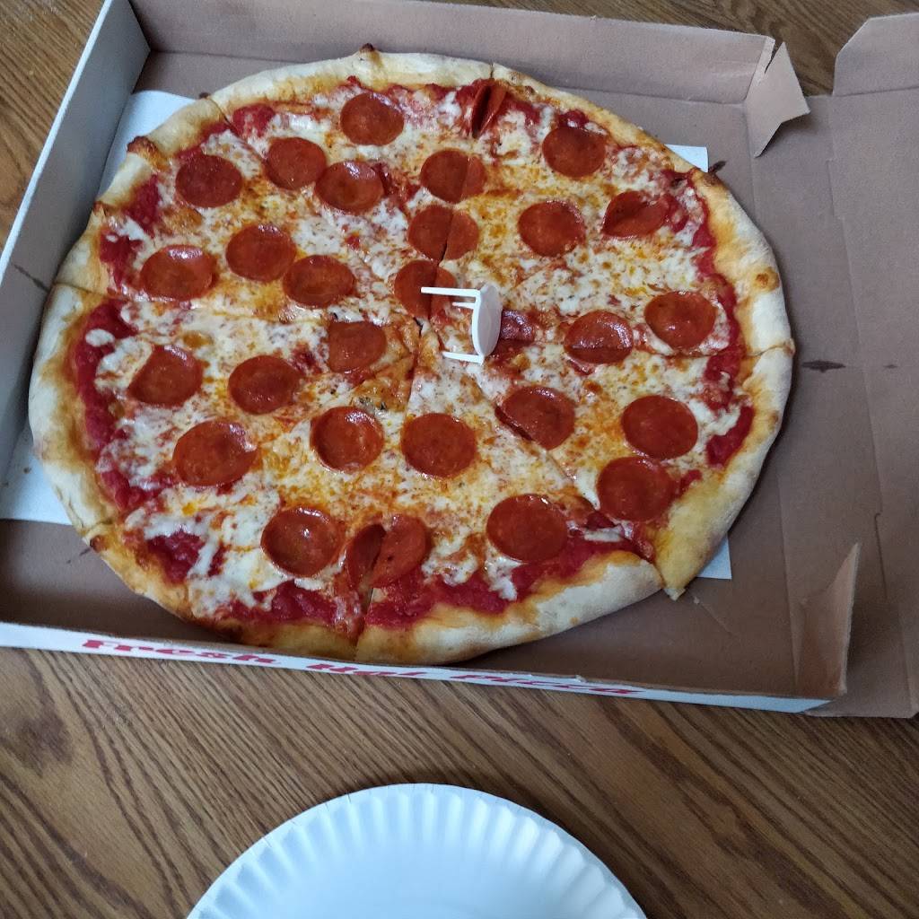 Primos Pizzeria | restaurant | 2909 Washington Rd, Parlin, NJ 08859, USA | 7329528585 OR +1 732-952-8585