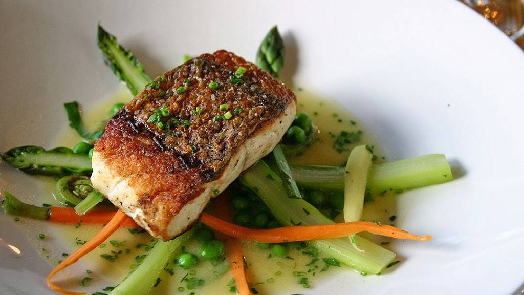 SpringHouse | restaurant | 12 Benson Mill Rd, Alexander City, AL 35010, USA | 2562157080 OR +1 256-215-7080