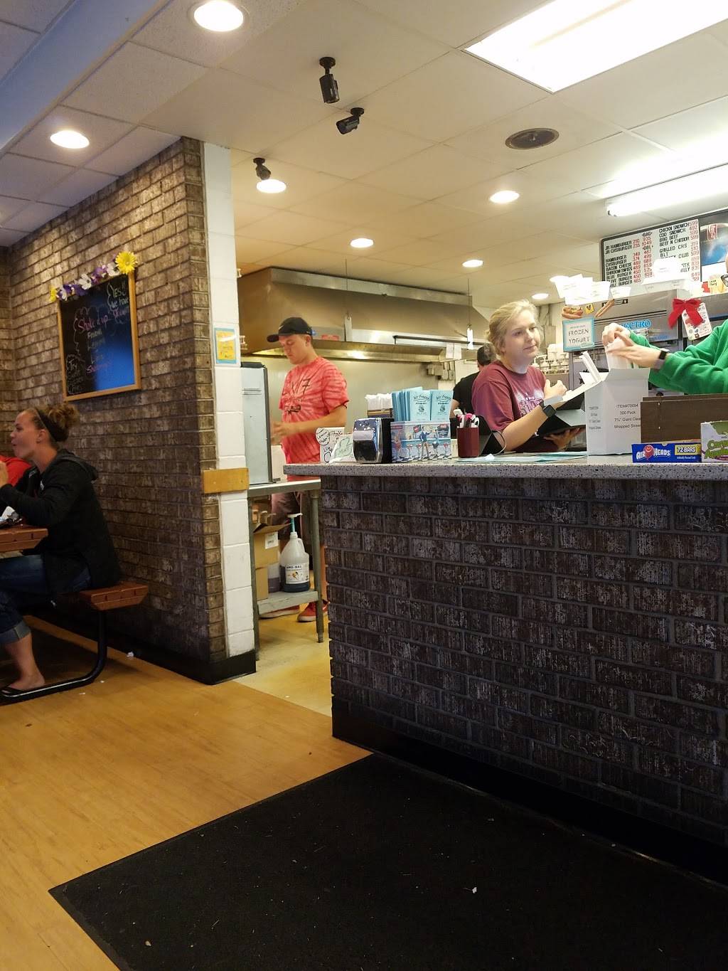 Mr Freeze | restaurant | 801 E Grant Hwy, Marengo, IL 60152, USA | 8155688811 OR +1 815-568-8811