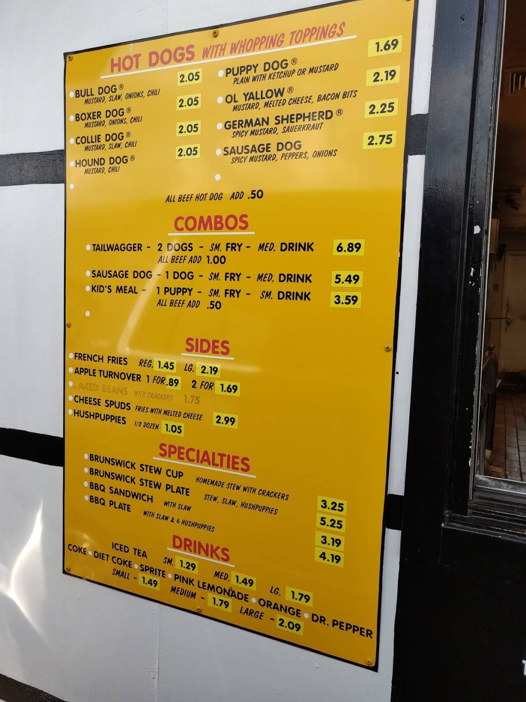 The Dog House | restaurant | 3521 Hillsborough Rd, Durham, NC 27705, USA | 9193837900 OR +1 919-383-7900