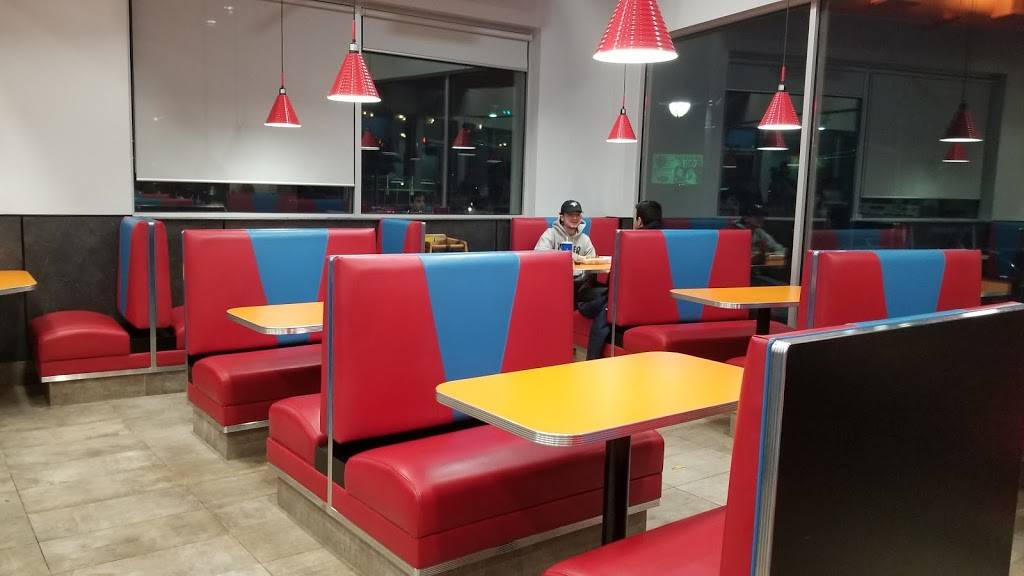 Dairy Freeze | restaurant | 1601 St Clair Ave W, Toronto, ON M6E 1C9, Canada | 4166542565 OR +1 416-654-2565