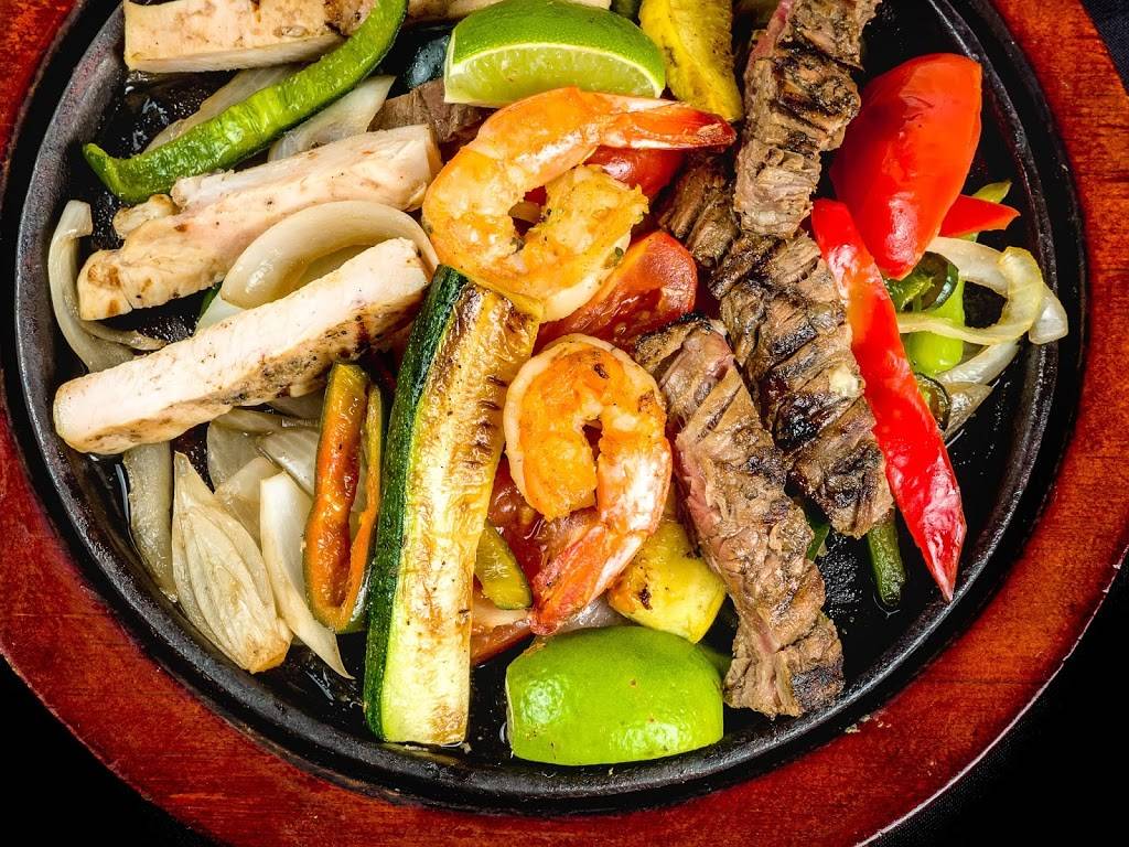 Lunas Mexican Restaurant | restaurant | 704 W Parkwood Ave, Friendswood, TX 77546, USA | 2819924790 OR +1 281-992-4790