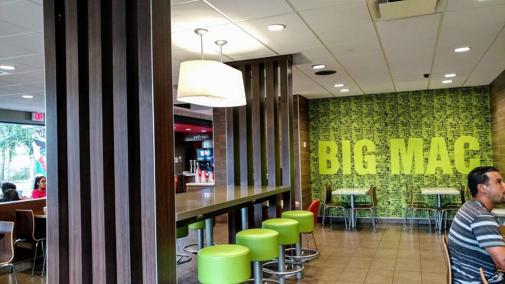 McDonalds | cafe | 2697 US-17, DeLand, FL 32720, USA | 3867387595 OR +1 386-738-7595