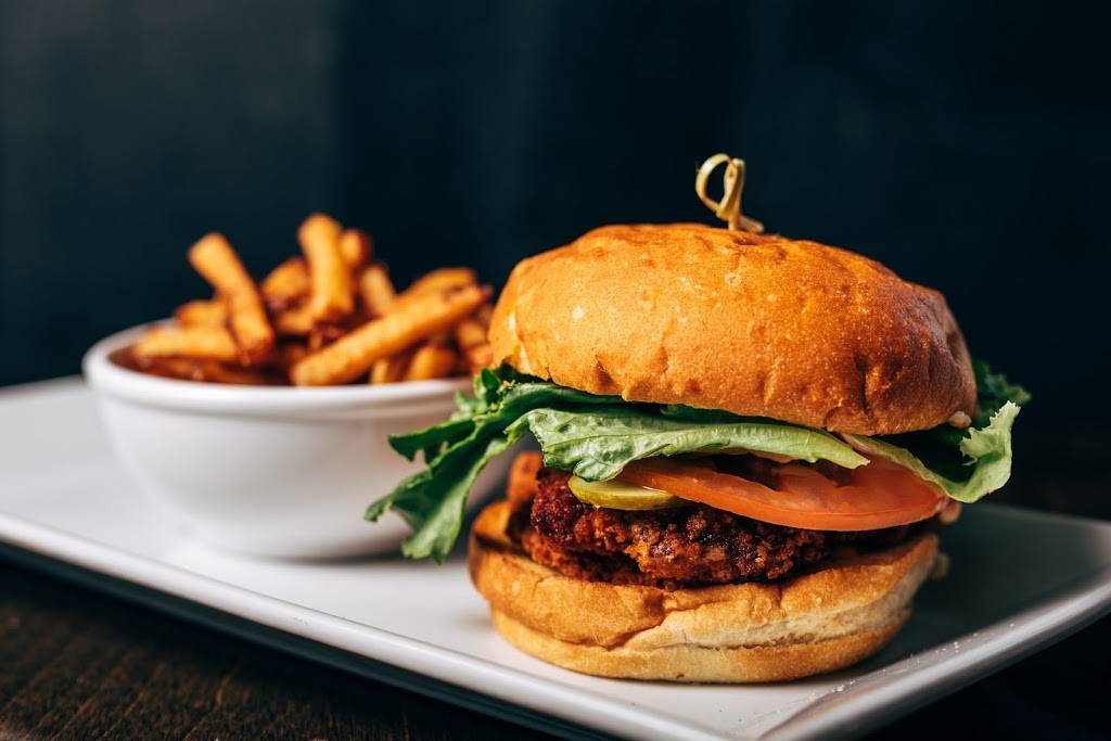 LGros Luxe Victoriaville | restaurant | 150 Boulevard des Bois Francs S, Victoriaville, QC G6P 4S3, Canada | 8196044627 OR +1 819-604-4627