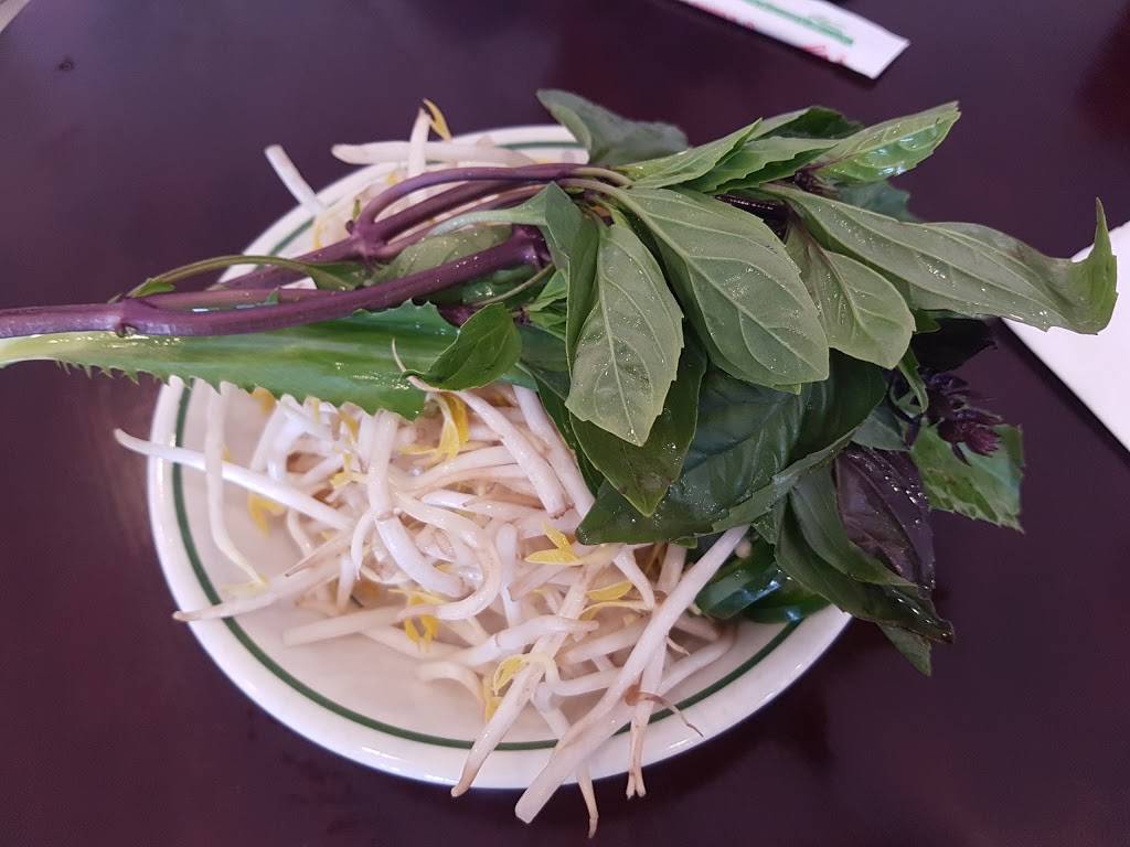 Saigon Diamond | restaurant | 31075 John R Rd, Madison Heights, MI 48071, USA | 2485914941 OR +1 248-591-4941