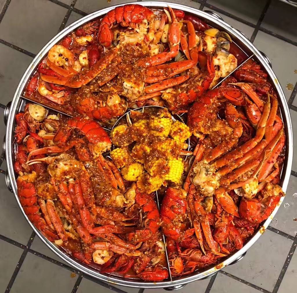 Crab Hero Restaurant | restaurant | 235 Albert St, East Lansing, MI 48823, USA | 5176640666 OR +1 517-664-0666