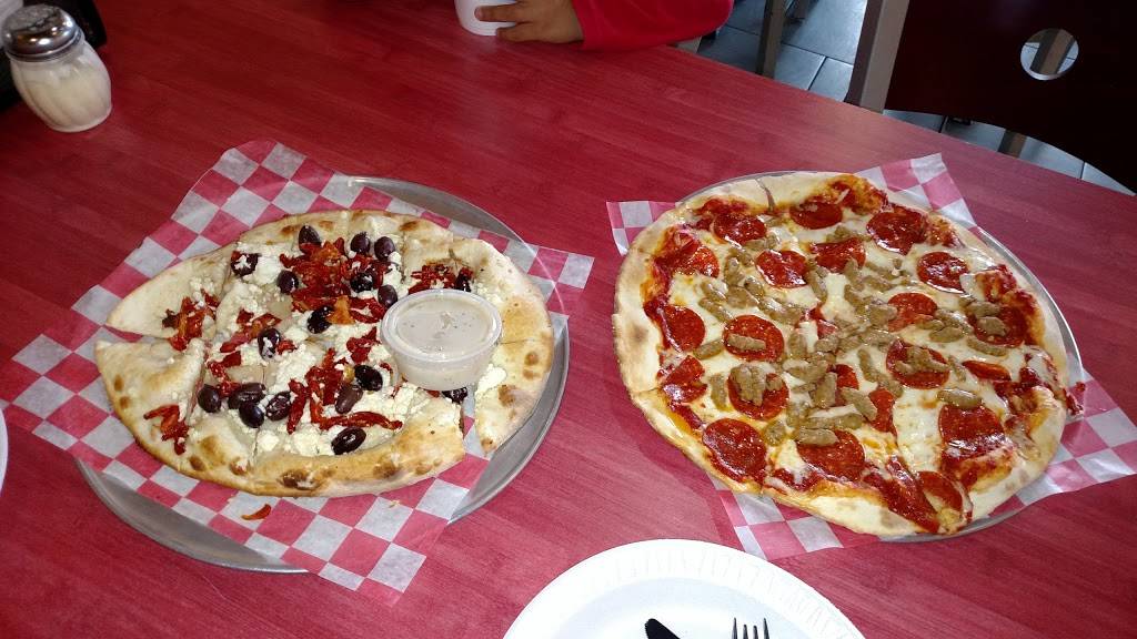 Genova Pizzeria | restaurant | 42911 Ford Rd, Canton, MI 48187, USA | 7346671972 OR +1 734-667-1972