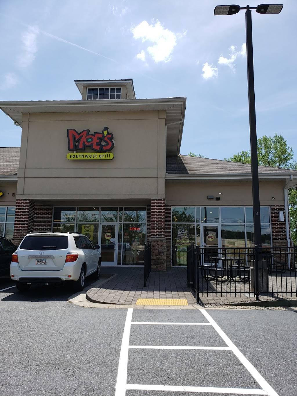 Moes Southwest Grill | restaurant | 900 Duluth Hwy, Lawrenceville, GA 30043, USA | 6787080400 OR +1 678-708-0400
