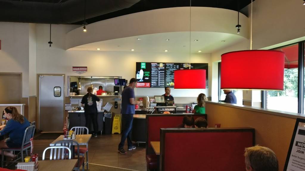 Smashburger | restaurant | 9409 Shelbyville Rd, Louisville, KY 40222, USA | 5023264141 OR +1 502-326-4141