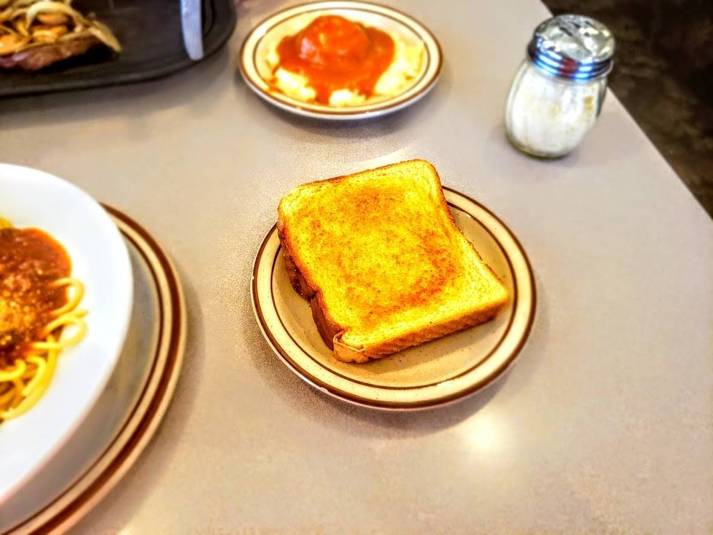 Columbus Family Restaurant | restaurant | 224 Dix St, Columbus, WI 53925, USA | 9206232440 OR +1 920-623-2440