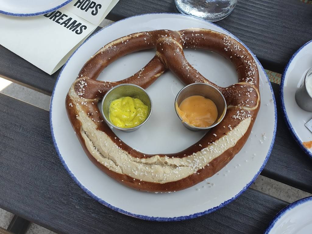 Brewdog Franklinton | restaurant | 463 W Town St, Columbus, OH 43215, USA | 6149083077 OR +1 614-908-3077