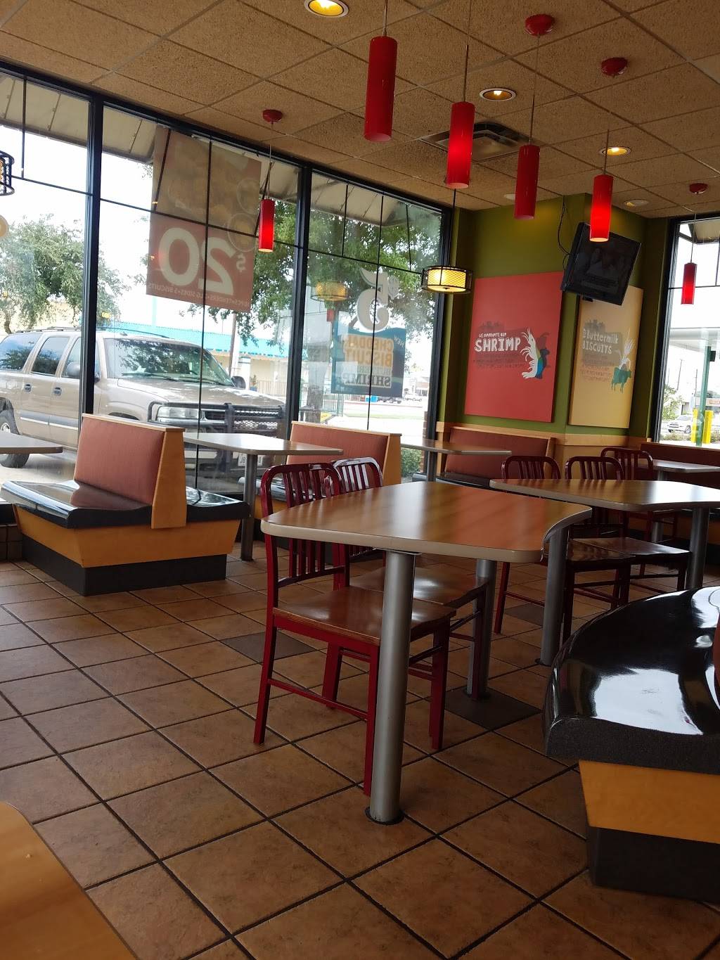 Popeyes Louisiana Kitchen | restaurant | 1744 Horal St, San Antonio, TX 78227, USA | 2106736787 OR +1 210-673-6787