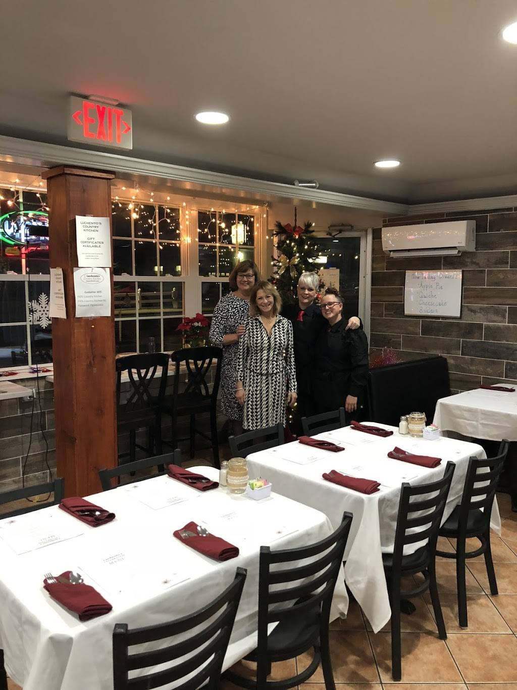 Luchentos Country Kitchen | restaurant | 3 Tennent Ave, Englishtown, NJ 07726, USA | 7324466400 OR +1 732-446-6400