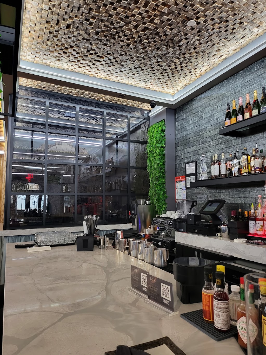 SILK Restaurant & Lounge | restaurant | 222 Avenue U, Brooklyn, NY 11223, USA | 7183772222 OR +1 718-377-2222