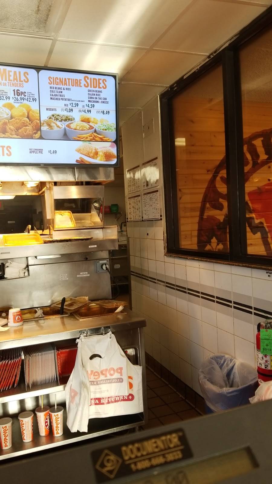 Popeyes Louisiana Kitchen | restaurant | 15345 S Wood St, Harvey, IL 60426, USA | 7083336655 OR +1 708-333-6655