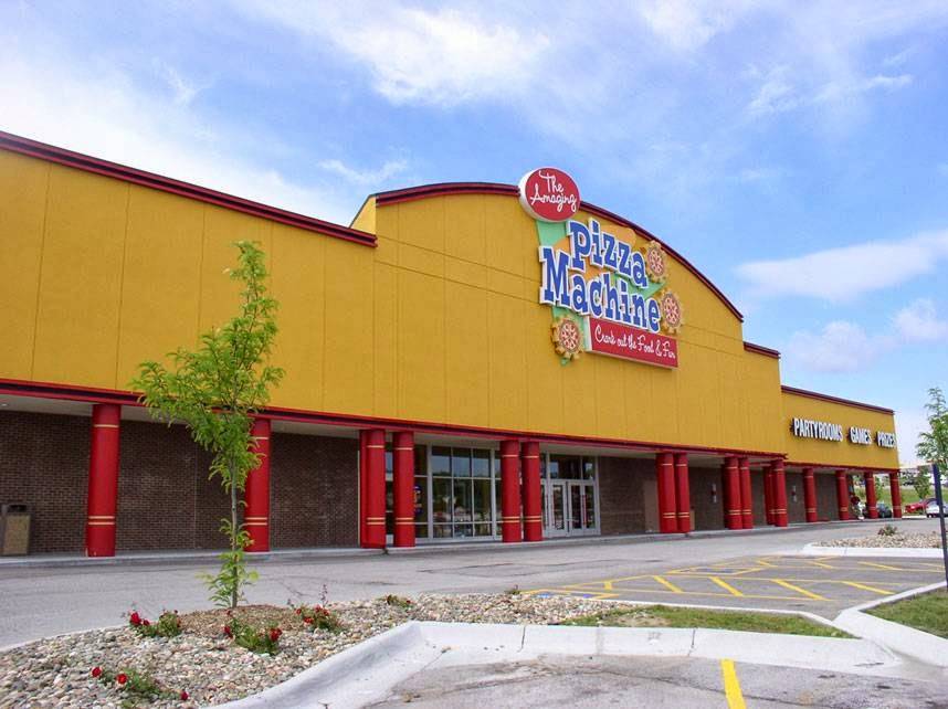 The Amazing Pizza Machine | restaurant | 13955 S Plaza, Omaha, NE 68137, USA | 4028291777 OR +1 402-829-1777