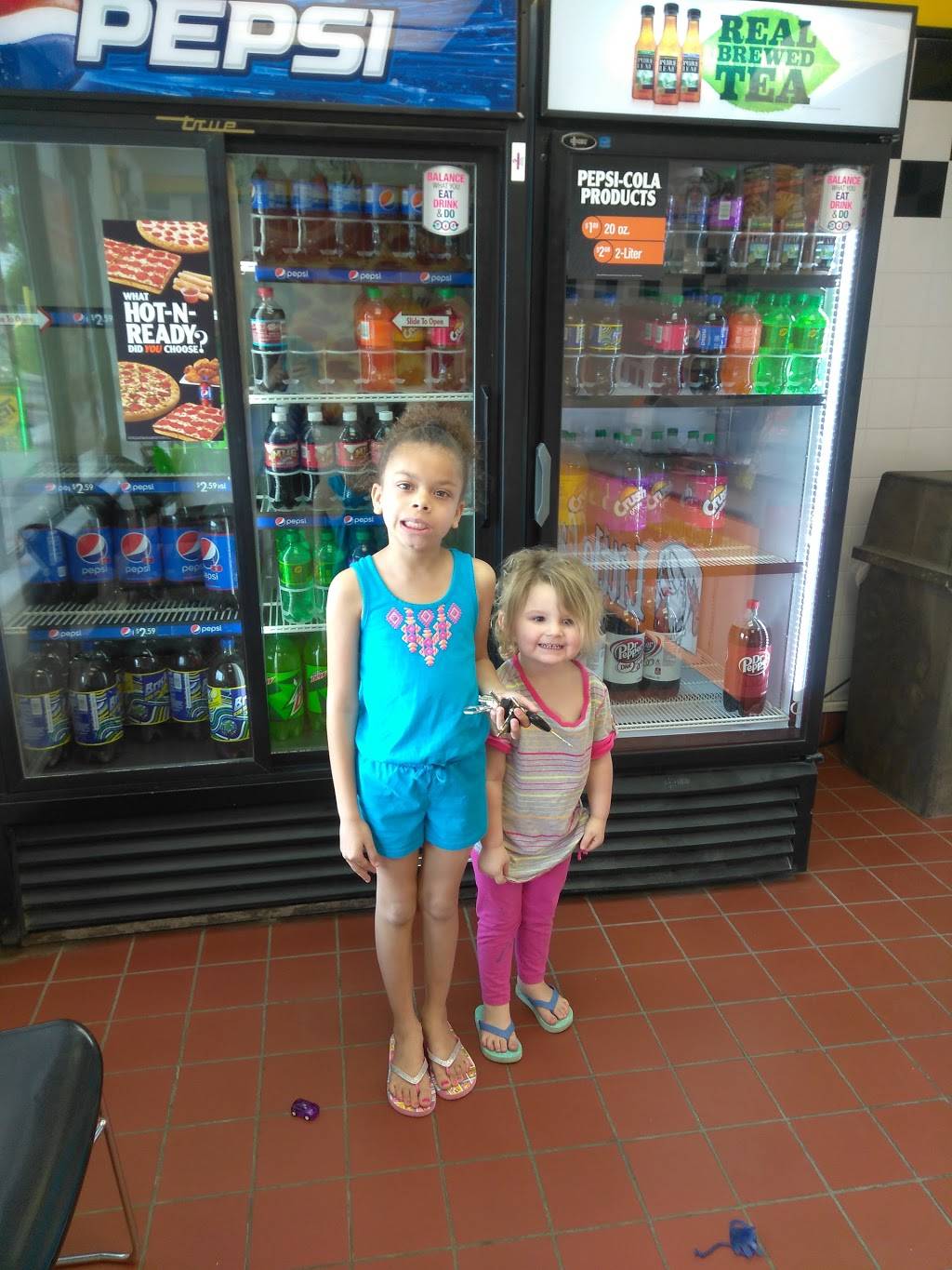 Little Caesars Pizza | meal takeaway | 5722 NE Antioch Rd, Gladstone, MO 64119, USA | 8164530000 OR +1 816-453-0000