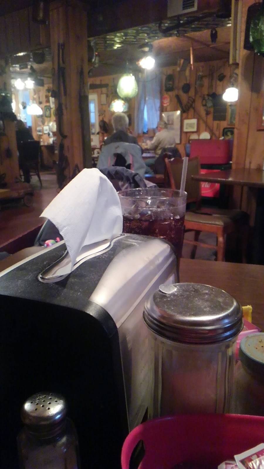 Pats Restaurant | restaurant | 5495 Broad St N, Trezevant, TN 38258, USA | 7316696001 OR +1 731-669-6001