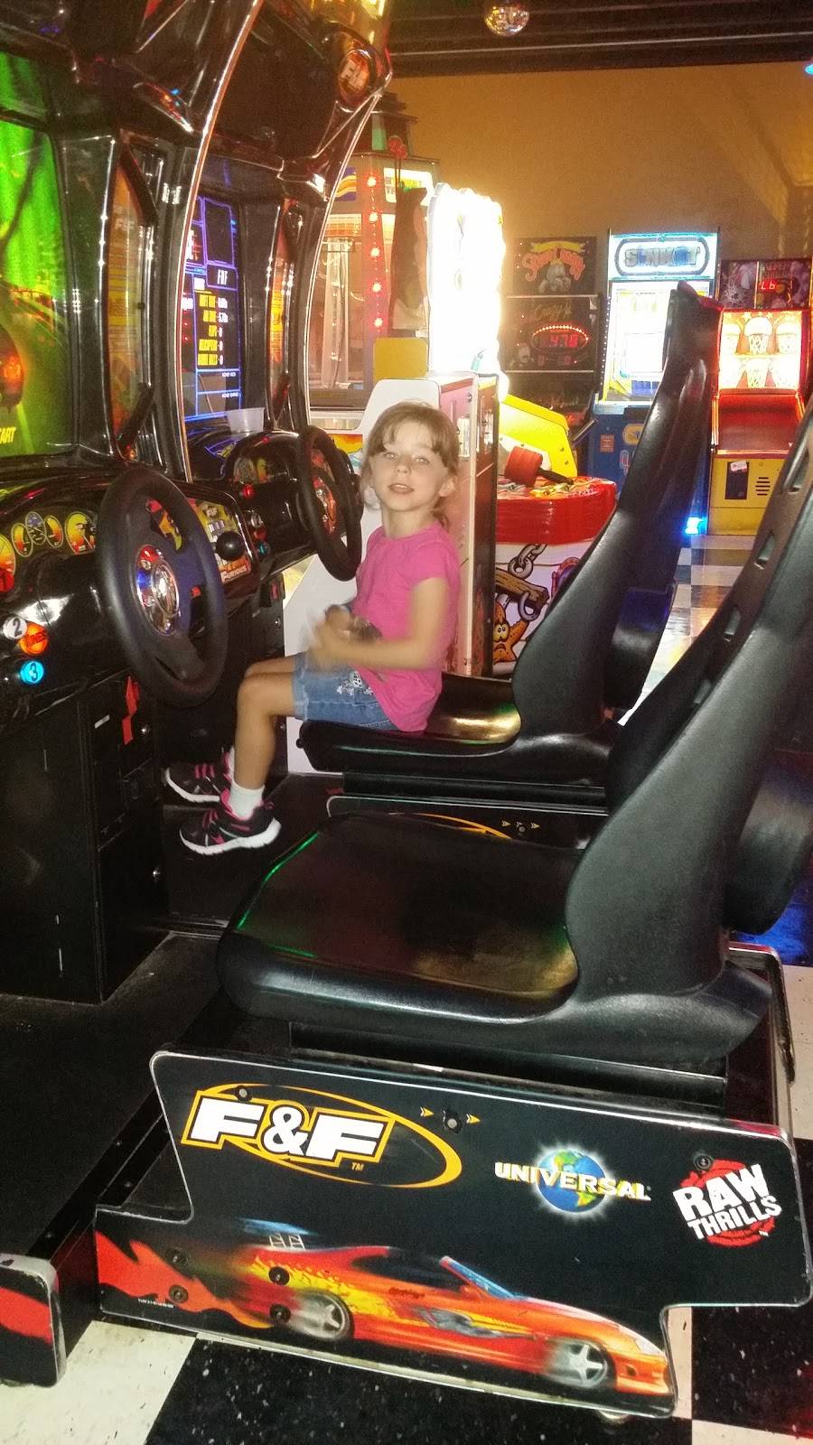 Jungle Bungle | restaurant | 201 W 50th St, Davenport, IA 52806, USA | 5633861766 OR +1 563-386-1766