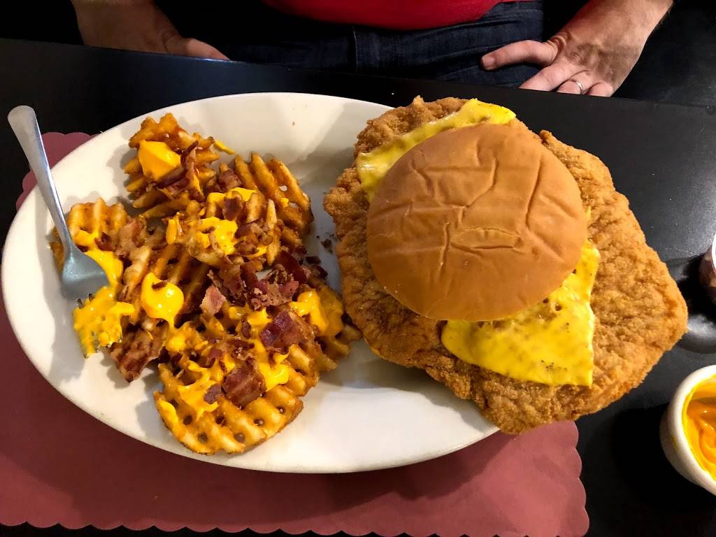 Southfork Restaurant & Pub | restaurant | 105 S Glick St, Mulberry, IN 46058, USA | 7652962096 OR +1 765-296-2096