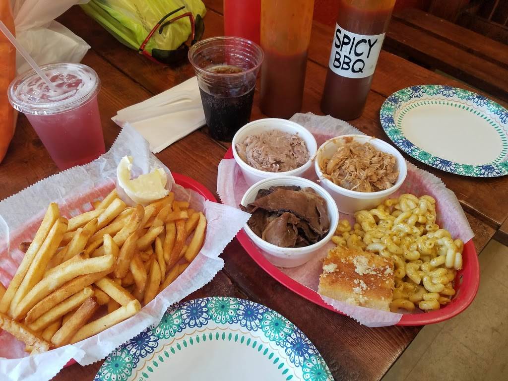 Yummy Bones Barbecue Port Washington | restaurant | 210 N Franklin St, Port Washington, WI 53074, USA | 2622689221 OR +1 262-268-9221