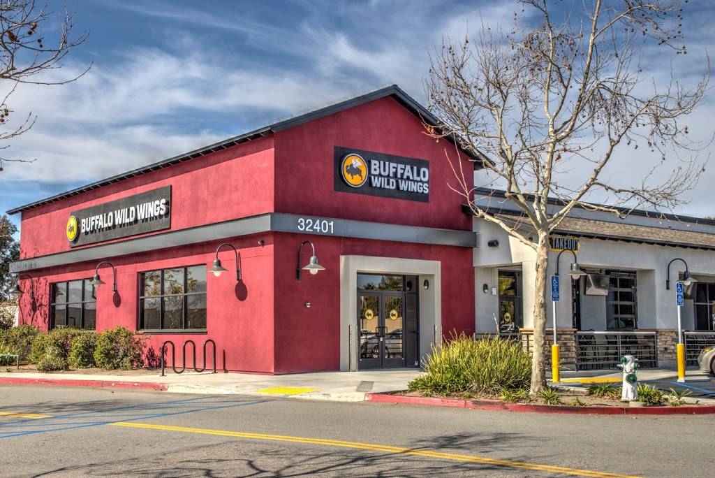 Buffalo Wild Wings | meal takeaway | 32401 Temecula Pkwy, Temecula, CA 92592, USA | 9513030225 OR +1 951-303-0225