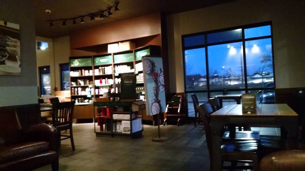 Starbucks | cafe | 1370 Ten Rod Rd, North Kingstown, RI 02852, USA | 4012955236 OR +1 401-295-5236
