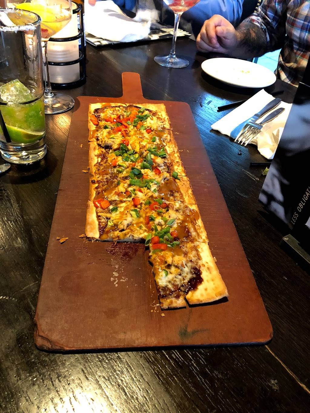 Bar Louie | night club | 118 Shawan Rd, Hunt Valley, MD 21030, USA | 4435412950 OR +1 443-541-2950