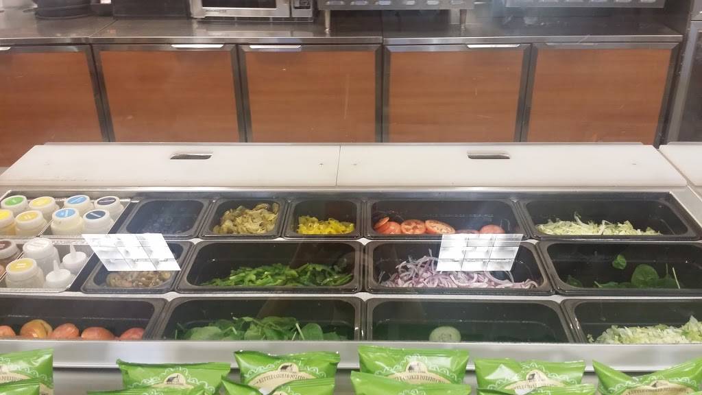 Subway | restaurant | 12280 Campton Rd, Stanton, KY 40380, USA | 6066637500 OR +1 606-663-7500